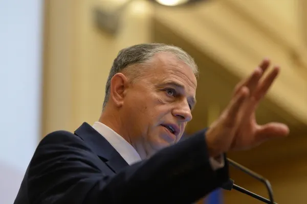 Geoană: Criza din Ucraina este sacrificată pe altarul procentelor PMP de către Băsescu