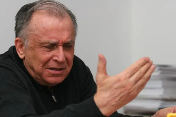 Ion Iliescu: Crin ANTONESCU ESTE O LICHEA, şi-a încheiat cariera politică