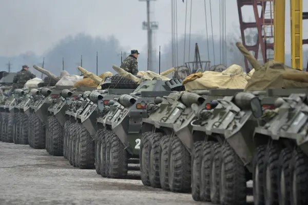 PREGĂTIRI de RĂZBOI. Ucraina reintroduce serviciul militar obligatoriu