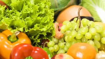 5 alimente care te ajuta sa tii cancerul departe