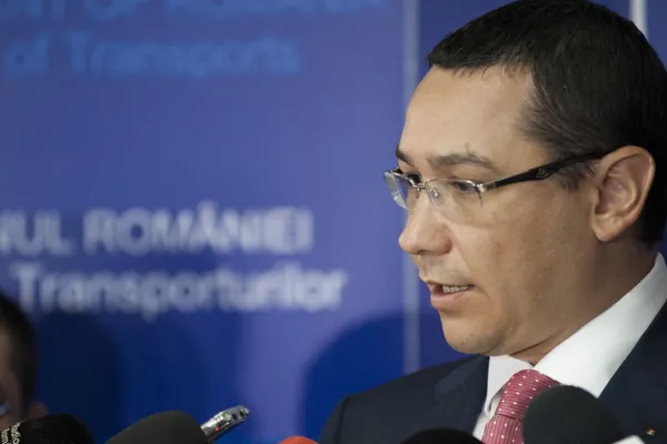 Ponta:Imediat ce dorim să facem schimbări în Guvern, discutăm în coaliţie. Sunt mulţumit de miniștri