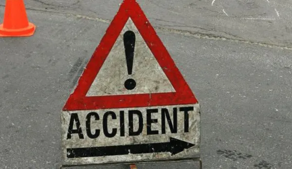 MUREŞ: Accident teribil cu un microbuz, un TIR şi un autoturism: un mort şi cinci răniţi
