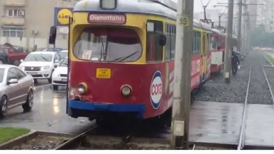 Accident cumplit la Arad. Un AUDI, spulberat de un TRAMVAI