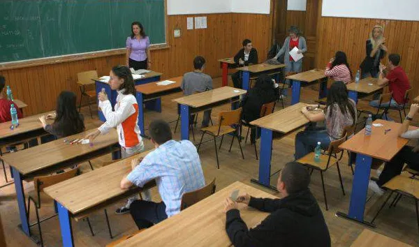 SUBIECTE BACALAUREAT 2014. Începe greul pentru elevi