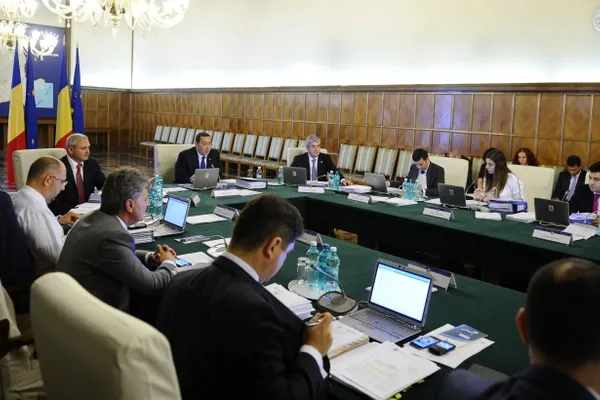 Guvernul se reuneşte sâmbătă pentru Acordul UE al Moldovei şi gazoductul Iaşi-Ungheni