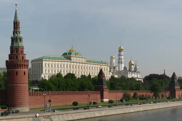 Kremlin: Încetarea focului anunţată de Kiev reprezintă un "ultimatum" adresat insurgenţilor