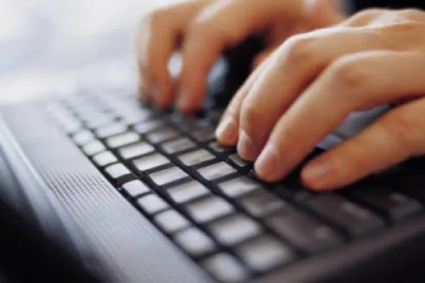 BACALAUREAT 2014. Peste 120.000 de candidaţi susţin proba de evaluare a competenţelor digitale