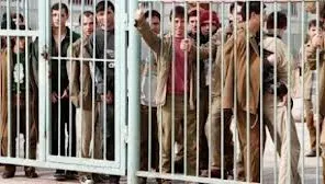 Protestele continuă în 13 penitenciare. Câteva sute de deţinuţi au refuzat hrana