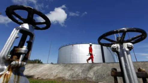 Rusia riscă să intre în recesiune din cauza preţului scăzut al petrolului