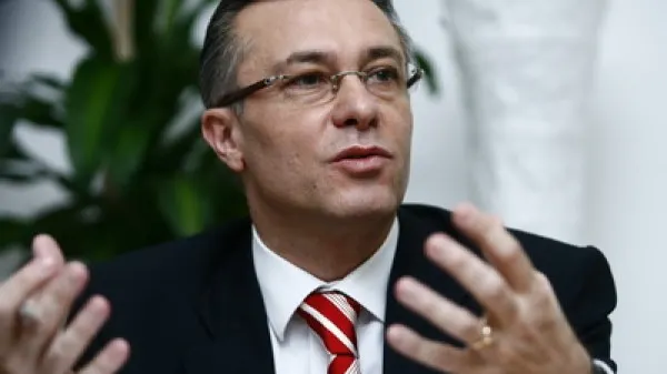 Diaconescu: Poziţia Guvernului în cazul iniţiativei cetăţeneşti a fost necesară şi corectă