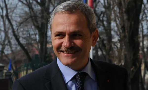 Lecţie de gramatică la Guvern: Dragnea cere să fie folosit "din cauza", nu "datorită", la inundaţii