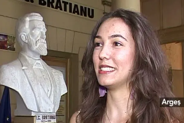 REZULTATE BAC 2014 EDU.RO. Poveştile elevilor care au LUAT ZECE CURAT la BACALAUREAT 2014