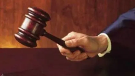 Legea care elimină pensiile speciale ale magistraţilor condamnaţi pentru corupţie, promulgată