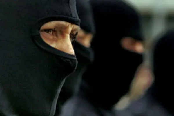 Administratorii gropii de gunoi Glina, reţinuţi pentru legături cu MAFIA ITALIANĂ