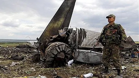 AVION PRĂBUŞIT UCRAINA. Ancheta internaţională, ABANDONATĂ: se dau LUPTE în zona prăbuşirii