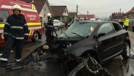 ACCIDENT TERIBIL la Cluj. I-a zburat motorul în urma impactului