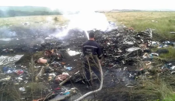 AVION PRĂBUŞIT UCRAINA. Experții internaționali au cerut ajutorul localnicilor