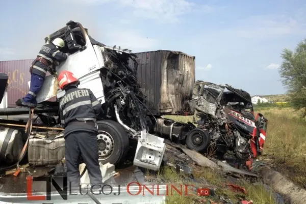 Accident TERIBIL la Lugoj. Două camioane au luat foc, un şofer a murit carbonizat