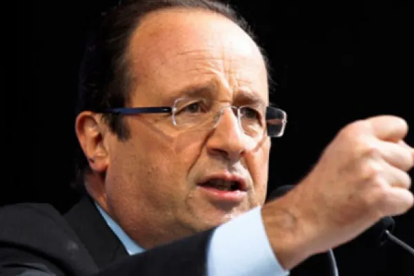 Francois Hollande promite continuarea raidurilor aeriene contra grupului terorist Stat Islamic