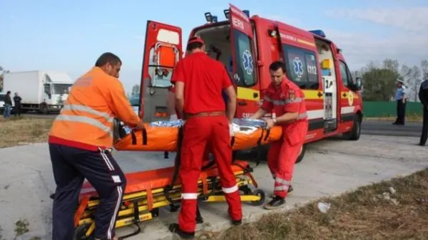 ACCIDENT TERIBIL, după ce un şofer a adormit la volan. O FAMILIE a ajuns la spital