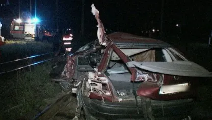 Accident ÎNFIORĂTOR. Martorii care s-au uitat în maşină după impact au ÎNCREMENIT
