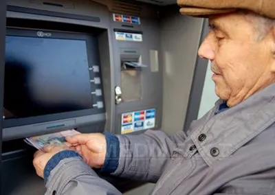 Guvernul ia în calcul revenirea la PENSIILE SPECIALE