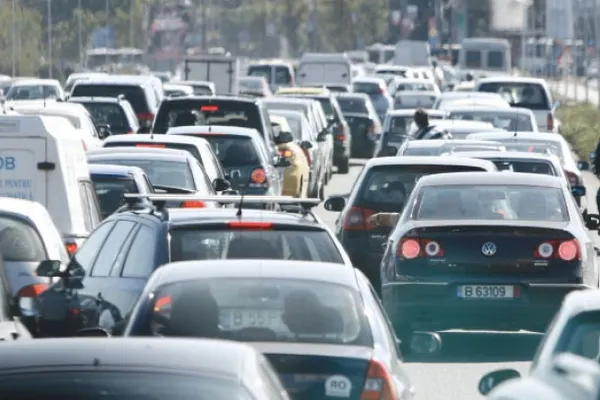 RAR: Sute de mașini care circulă în Bucureşti prezintă pericol de accident