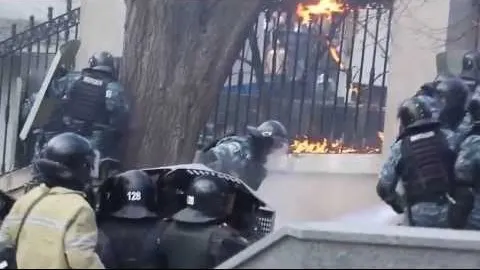 Noi lupte în UCRAINA: "Bombardarea Novoazovsk de către mercenari ruși continuă"