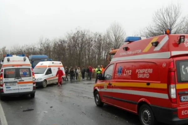 ACCIDENT TERIBIL: Un autocar cu 11 persoane A LUAT FOC în Cluj