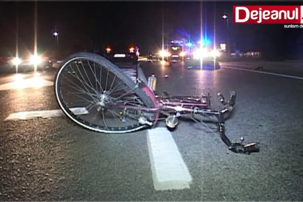 ACCIDENT TERIBIL: Biciclist, spulberat de o maşină