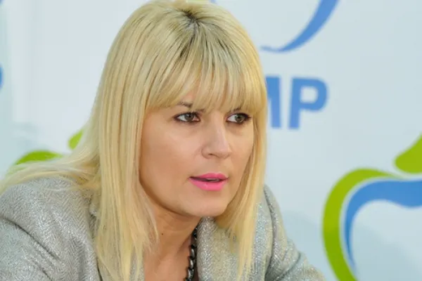 Băsescu: O susţin pe Elena Udrea pentru că este SINGURUL CANDIDAT ONEST