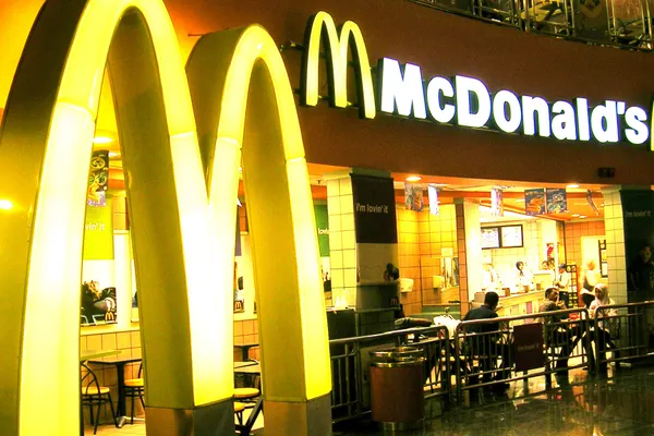 Cât costă meniurile McDonalds după scăderea TVA-ului