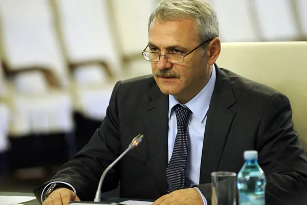 Drepturile salariale,câștigate în instanță de profesori, plătite din Fondul de rezervă al Guvernului