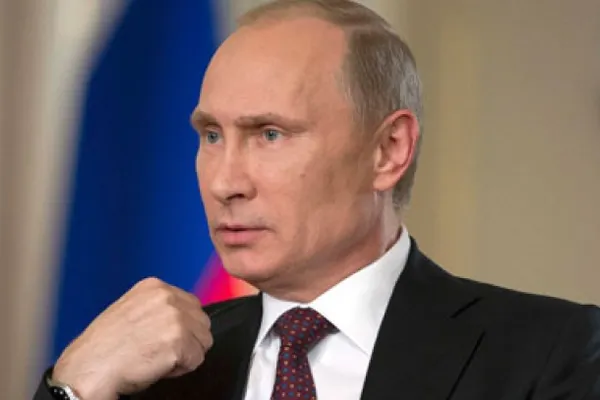 Putin: Moscova este dispusă să contribuie la soluţionarea paşnică a crizei din Ucraina