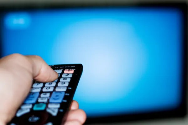 UCRAINA INTERZICE emisia a 15 posturi de televiziune ruse pe teritoriul său