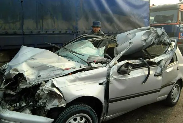 ACCIDENT GROAZNIC: 6 români au MURIT în Italia, sâmbătă dimineaţă. Printre victime, un bebeluş