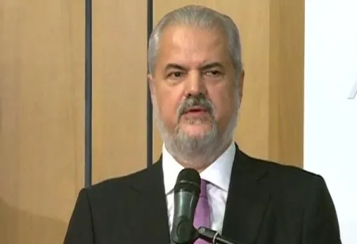 Adrian Năstase: Victor Ponta are handicapul guvernării, care creează nemulțumire