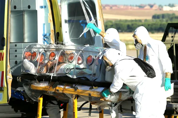Un medic al ONU contaminat cu Ebola a murit într-un spital din Germania