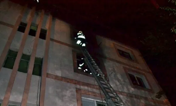RĂZBUNARE in stil MAFIOT a unui italian. EXPLOZIE într-un bloc din Suceava