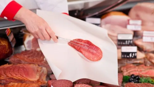 Salamul, un pericol pentru sănătate. Elimină-l din alimentaţia ta!