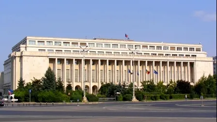 Guvernul mai dă o pomană electorală: Bani pentru bugetarii care au dat statul în judecată