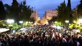 PROTESTE LA Atena: 25 000 de oameni au ieșit în stradă pentru a manifesta împotriva austerității