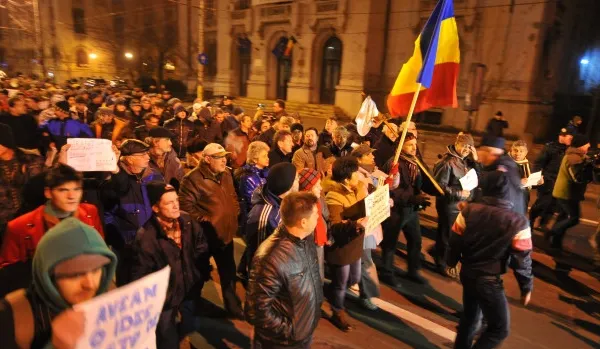 PROTESTE pentru votul din DIASPORA. MII de oameni, ÎN STRADĂ: "Vrem alegeri libere!"