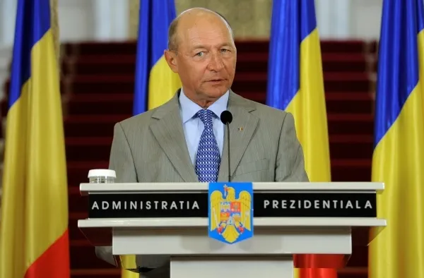 BĂSESCU: Guvernul să prezinte BUGETUL. Faptul că premierul nu se află în București nu e O SCUZĂ