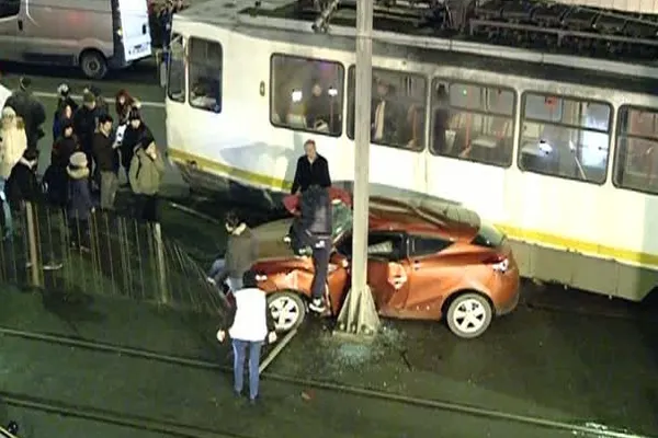 ACCIDENT TERIBIL în Capitală, în Pasajul Victoriei - VIDEO