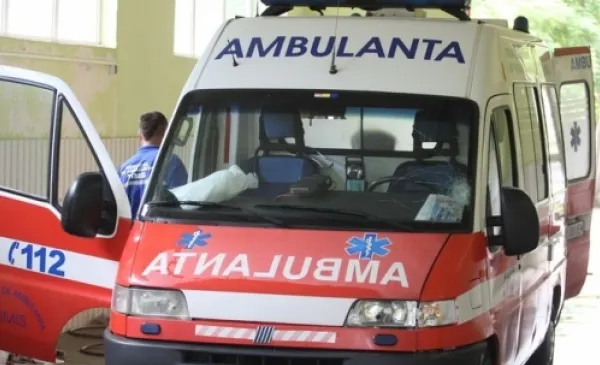 Accident cu o AMBULANȚĂ în timpul unei misiuni de salvare. Pacienta a DECEDAT