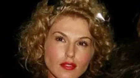 Corina Bud, implicată într-un ACCIDENT de circulaţie. Fanii, ÎNGROZIŢI