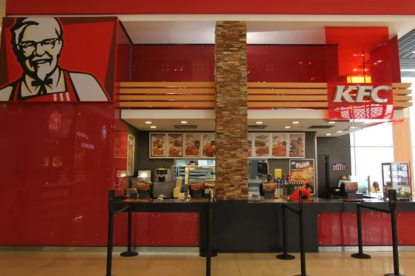 De câți bani credeți că este nevoie pentru a deschide un restaurant KFC?