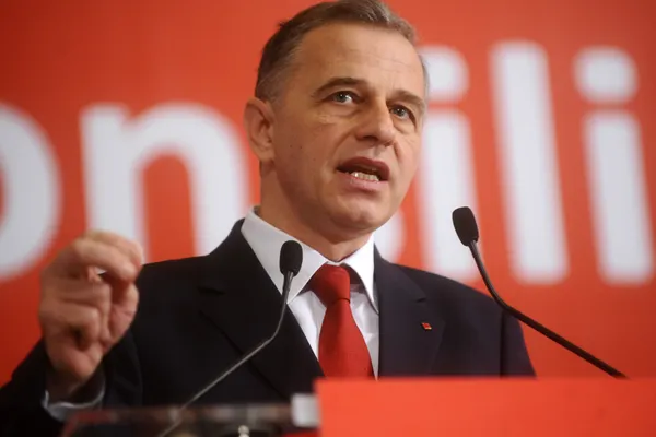 Geoană: Ponta este inamicul numărul unu în România. Nu putem continua guvernarea cu el