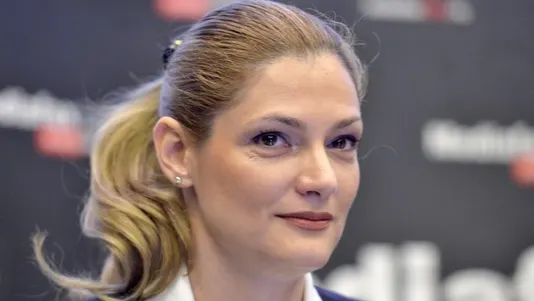 Accident aviatic APUSENI. Ramona Mănescu, AUDIATĂ la Parchet